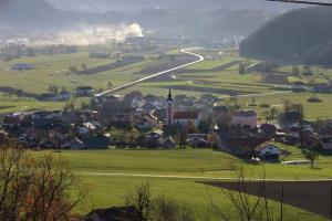 Pogled na vas Žiče. 